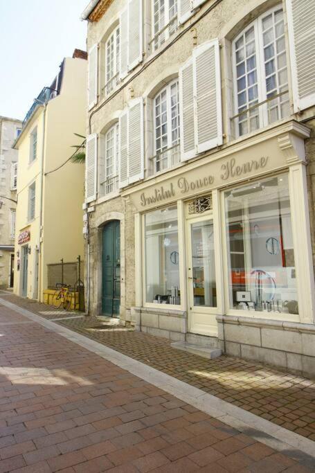 Quartier Historique Du Chateau Bel Appt Meuble Apartment Pau Exterior photo